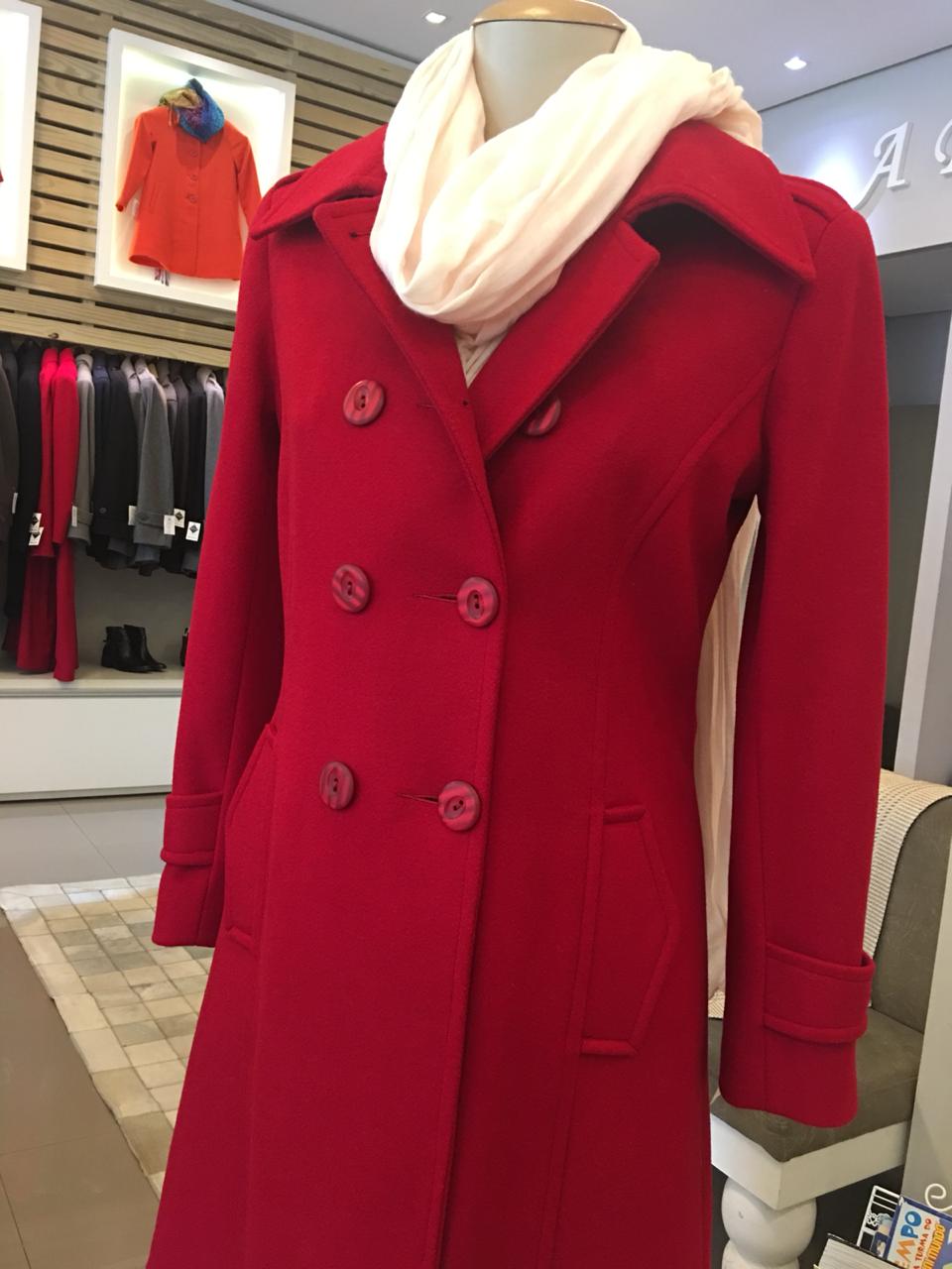 casaco de lã vermelho feminino