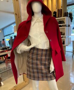 Casaco Feminino de Lã com Capuz