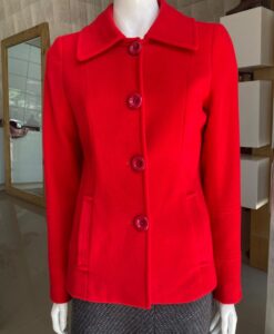 Casaco Curto Feminino de Lã.